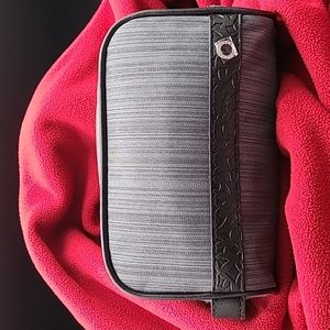 Bvlgari - Emirates Business Class On-Board amenity pouch